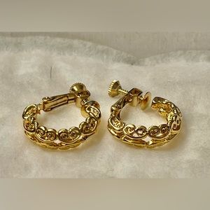 Vintage Napier Clip-On Earrings Gold Colored